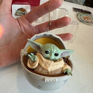 Hallmark Keepsake Ornament 2020 Star Wars: The Mandalorian The Child Grogu